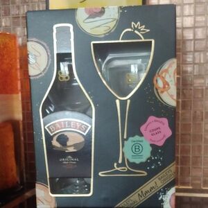 Baileys Original Irish Cream Glass Set - Black and Gold
